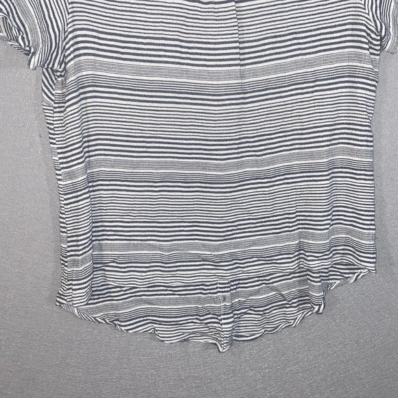 Torrid Top Womens 2 Gray White Striped Cap Sleeve V Neck Stretch Casual Buttons - Picture 9 of 14